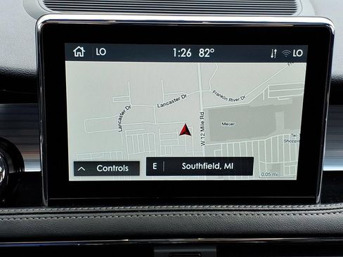Used 2022 Lincoln Corsair AWD w/ Premium Package image 16