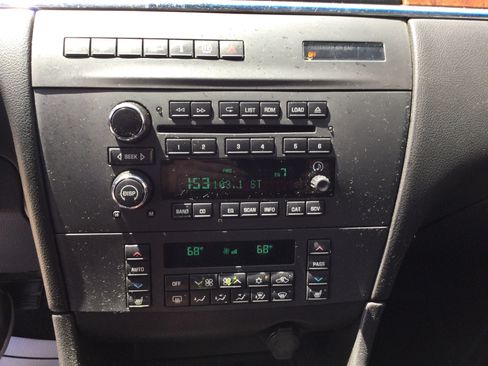 Used 2005 Buick LaCrosse CXS w/ Gold Convenience Package FWD image 10