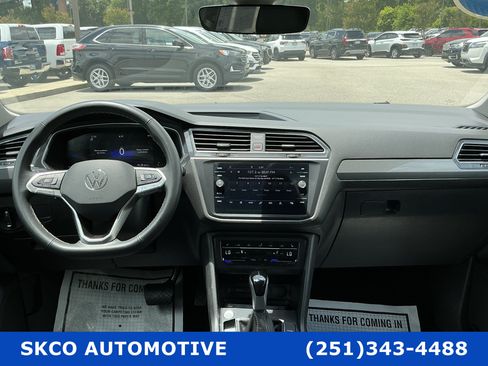 Used 2024 Volkswagen Tiguan SE FWD image 17