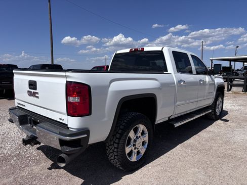 Used 2018 GMC Sierra 2500 SLT w/ Duramax Plus Package AWD/4WD image 6