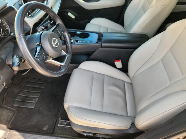 Used 2023 Nissan Rogue SV w/ SV Premium B Package FWD image 12