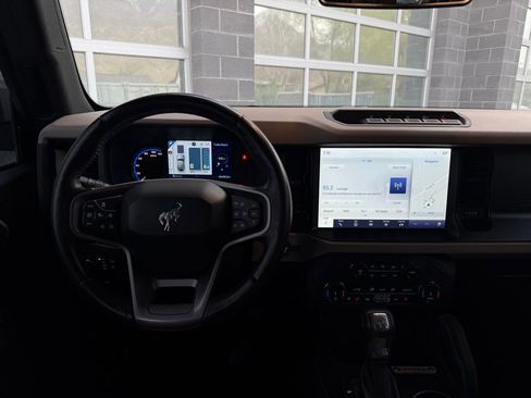 Used 2022 Ford Bronco Wildtrak image 36