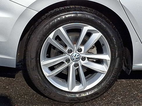 Used 2020 Volkswagen Passat 2.0T SE image 7