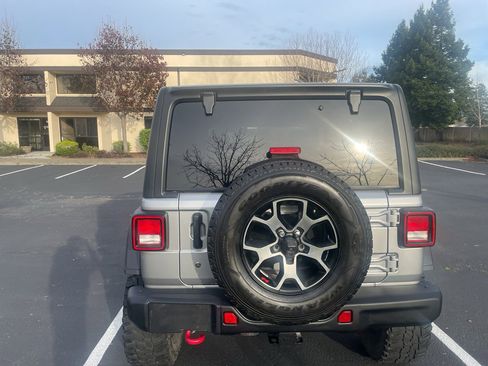 Used 2018 Jeep Wrangler Unlimited Sport S image 4