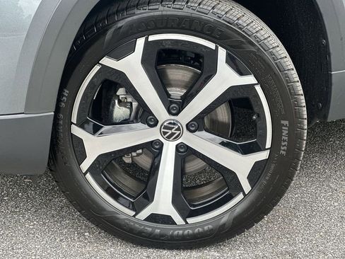 New 2026 Volkswagen Taos SEL image 10