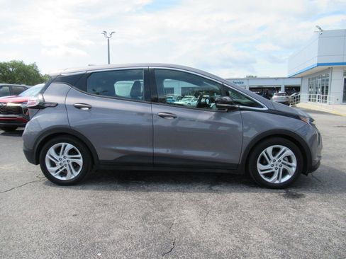 Used 2023 Chevrolet Bolt LT FWD image 4