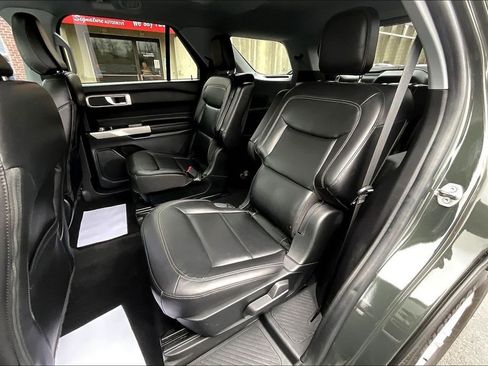 Used 2022 Ford Explorer XLT w/ Equipment Group 202A image 25