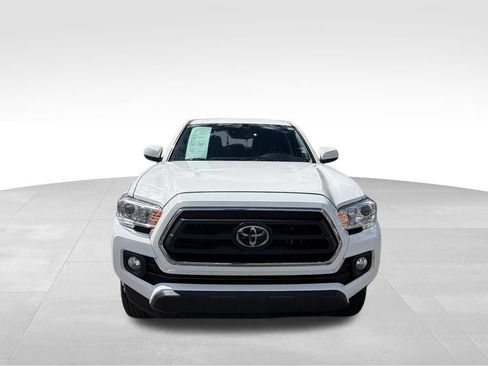 Used 2021 Toyota Tacoma SR5 AWD/4WD image 2