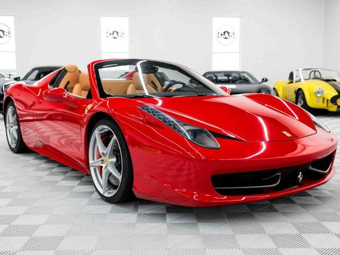 Used 2013 Ferrari 458 Spider RWD image 6