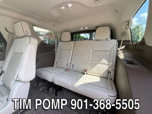 Used 2021 GMC Yukon Denali w/ Denali Premium Package AWD/4WD image 13
