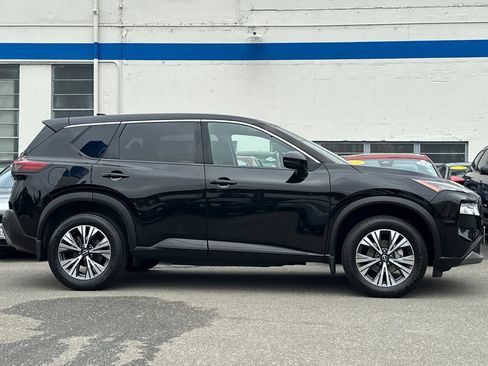Used 2023 Nissan Rogue SV FWD image 4