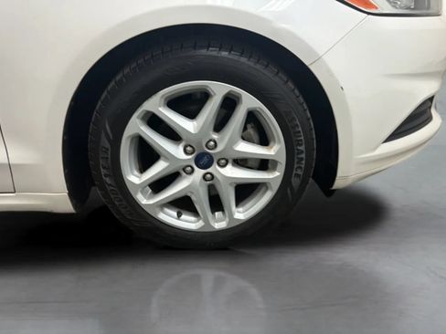 Used 2016 Ford Fusion SE FWD image 24