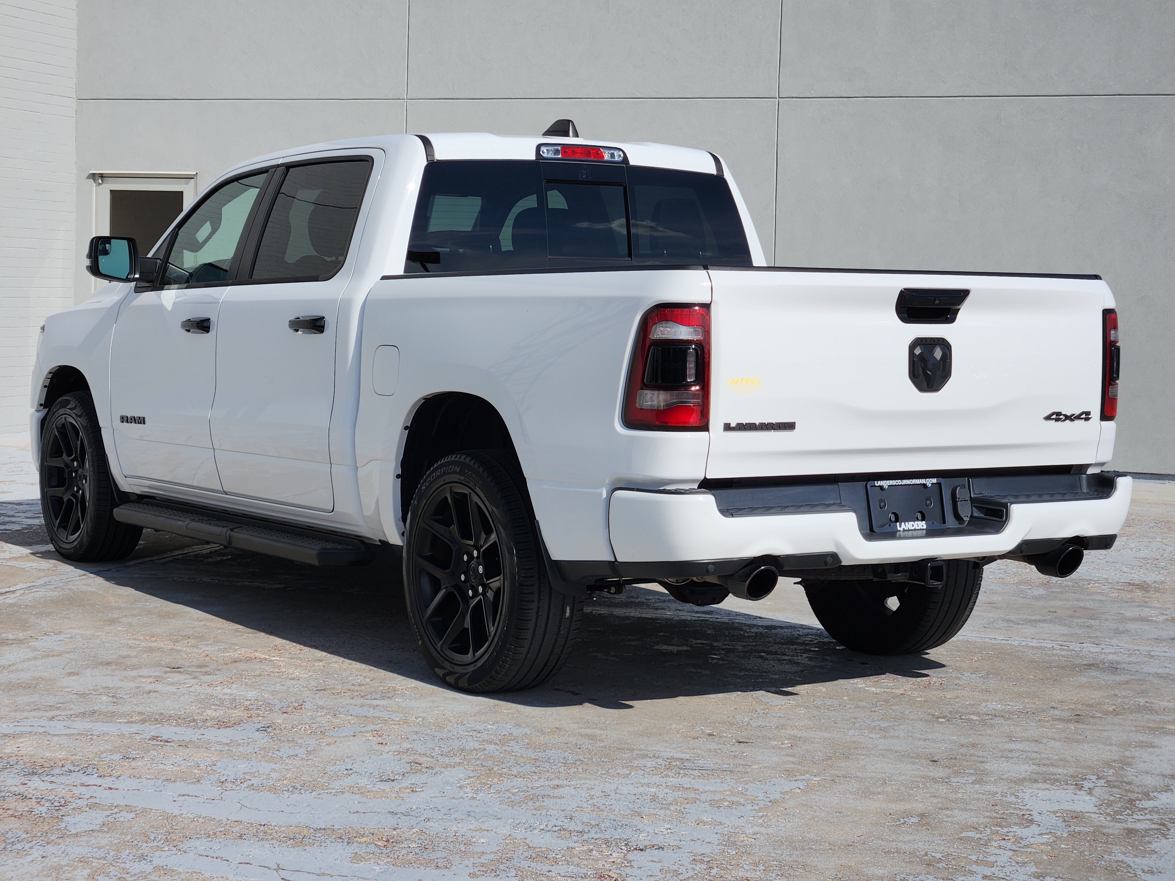 Used 2023 RAM 1500 Laramie AWD/4WD image 6