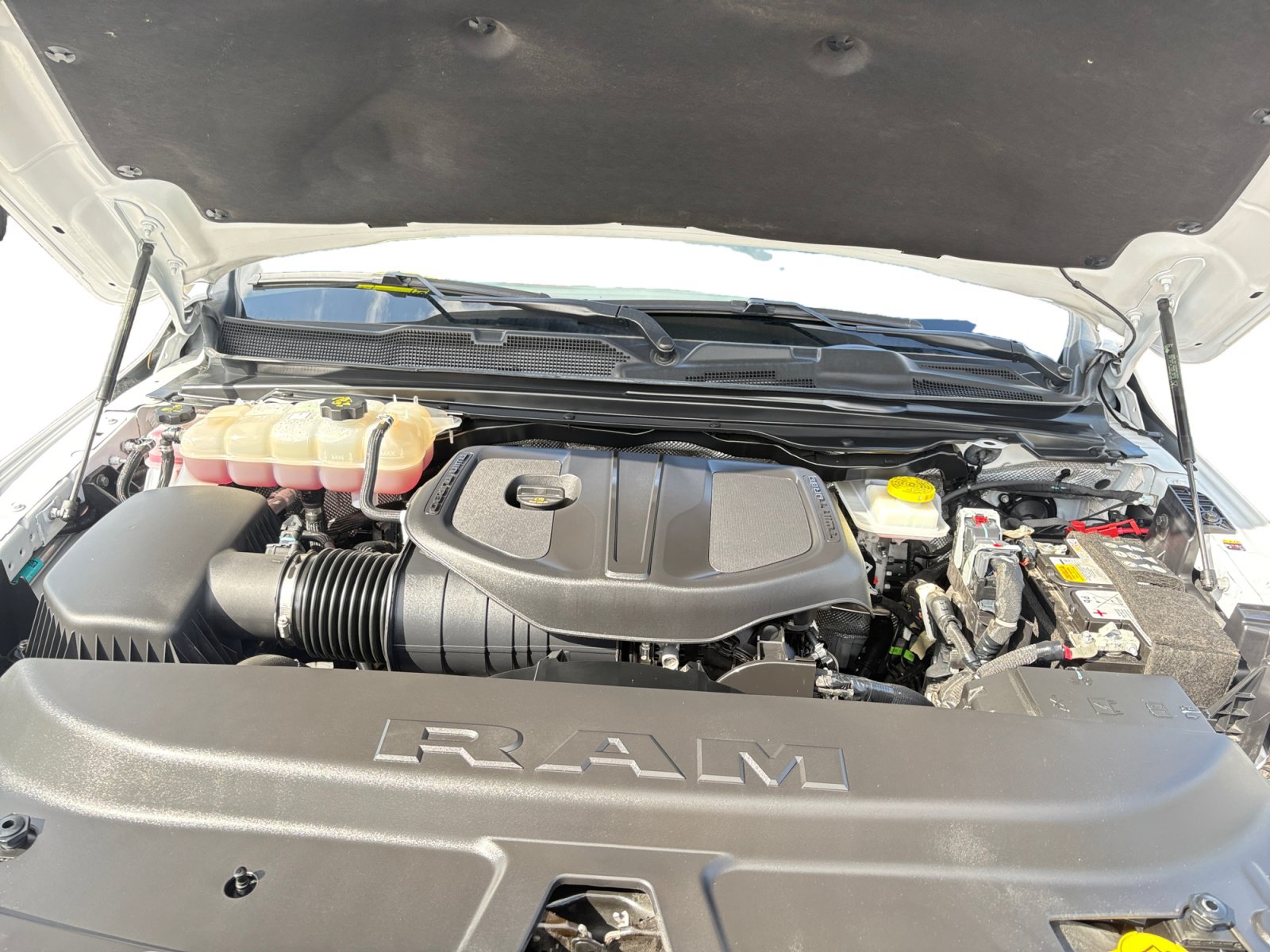 Used 2025 RAM 1500 Warlock AWD/4WD image 23