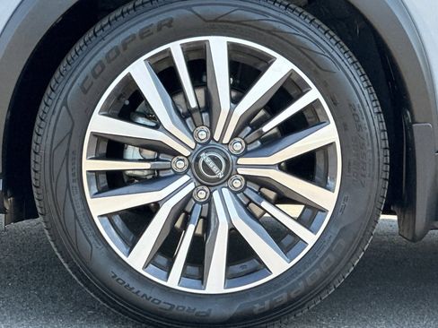 Used 2022 Nissan Kicks SV w/ Interior Electronics Package FWD image 25