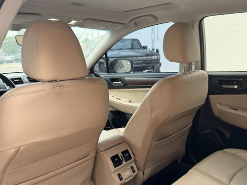Used 2018 Subaru Outback 2.5i Limited AWD/4WD image 18