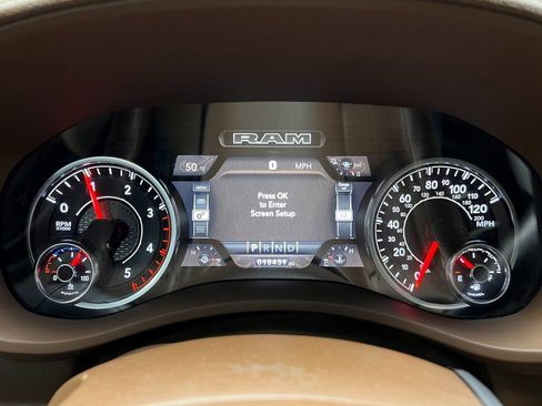 Used 2023 RAM 3500 Laramie AWD/4WD image 32
