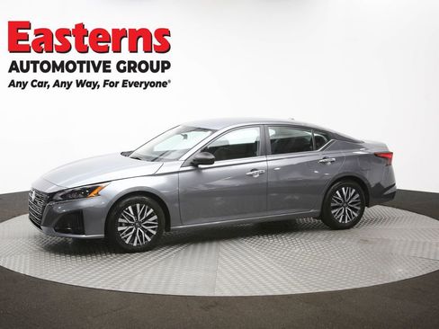 Used 2025 Nissan Altima 2.5 SV image 57