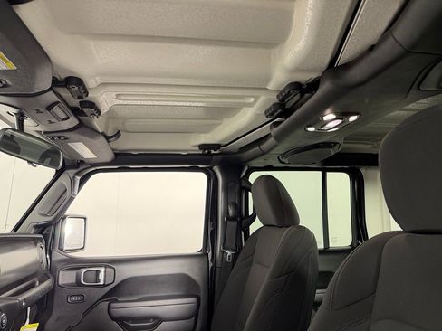 Used 2023 Jeep Wrangler Unlimited AWD/4WD image 22