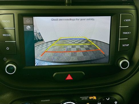 Used 2023 Kia Soul LX w/ LX Technology Package image 13