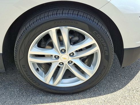 Used 2018 Chevrolet Equinox Premier AWD/4WD image 8