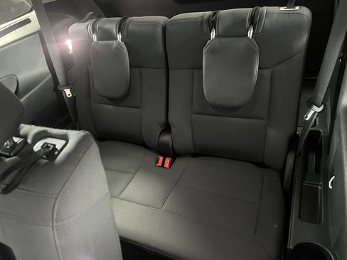 Used 2025 Ford Explorer Active image 28