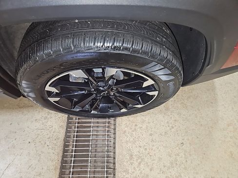 Used 2025 Chevrolet Equinox RS w/ Convenience Package III image 12