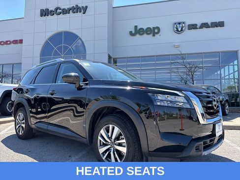 Used 2025 Nissan Pathfinder SL FWD image 1