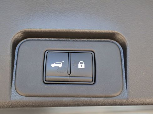 Used 2023 Nissan Rogue SL FWD image 51