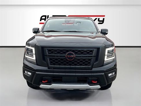Used 2024 Nissan Titan PRO-4X w/ Pro-4x Convenience Package image 2