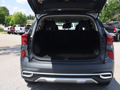 Used 2023 Kia Seltos S FWD image 4