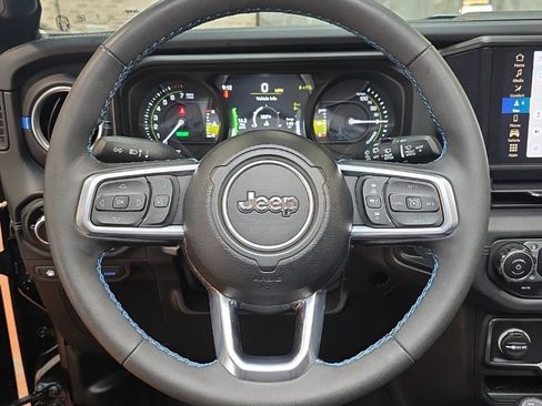 Used 2024 Jeep Wrangler High Altitude image 25