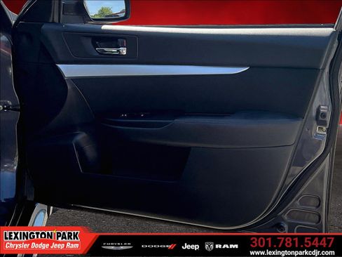 Used 2013 Subaru Legacy 2.5i Premium w/ All-Weather Pkg + Moonroof AWD/4WD image 27
