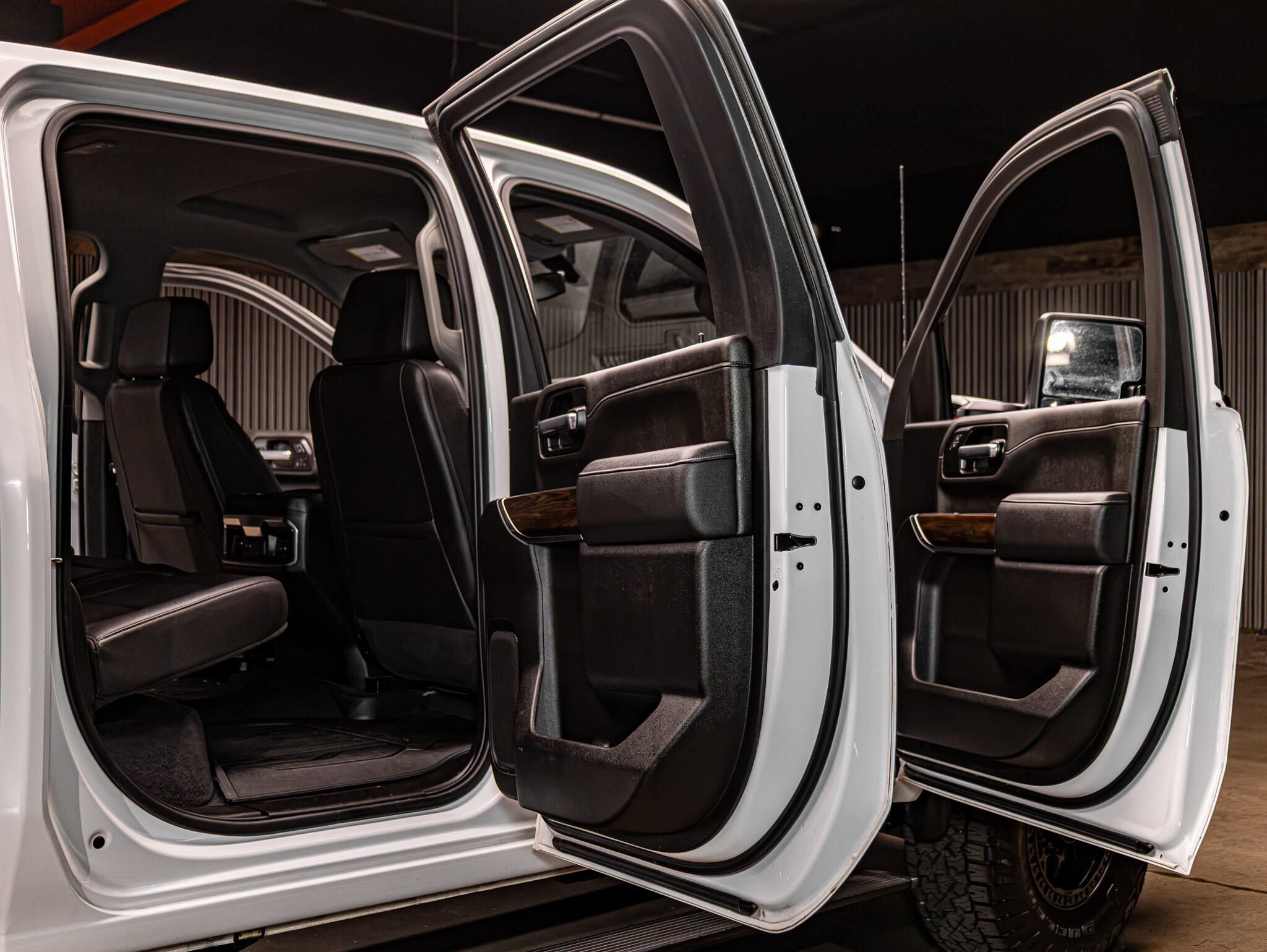 Used 2022 GMC Sierra 2500 SLT w/ SLT Convenience Package AWD/4WD image 28