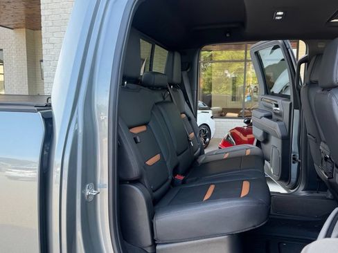 Used 2025 GMC Sierra 2500 AT4 w/ AT4 Premium Plus Package AWD/4WD image 44
