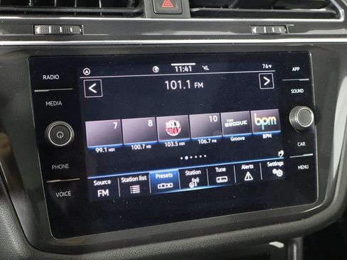 Used 2023 Volkswagen Tiguan SE R-Line FWD image 31