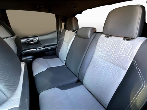 Used 2023 Toyota Tacoma TRD Sport image 18