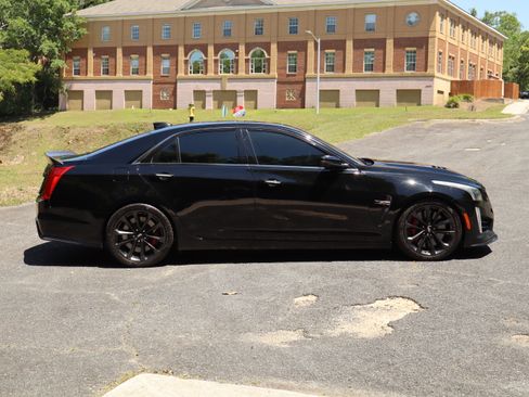 Used 2018 Cadillac CTS V w/ Carbon Fiber Package RWD image 8