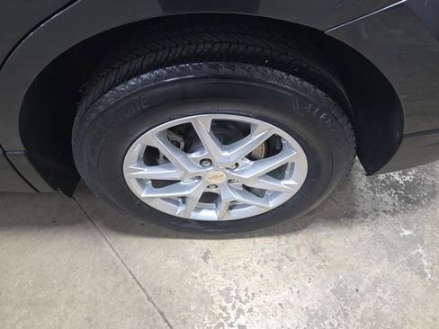 Used 2022 Chevrolet Equinox LT image 36