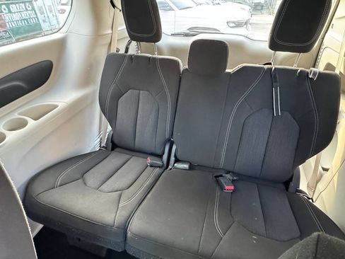 Used 2023 Chrysler Voyager LX FWD image 15
