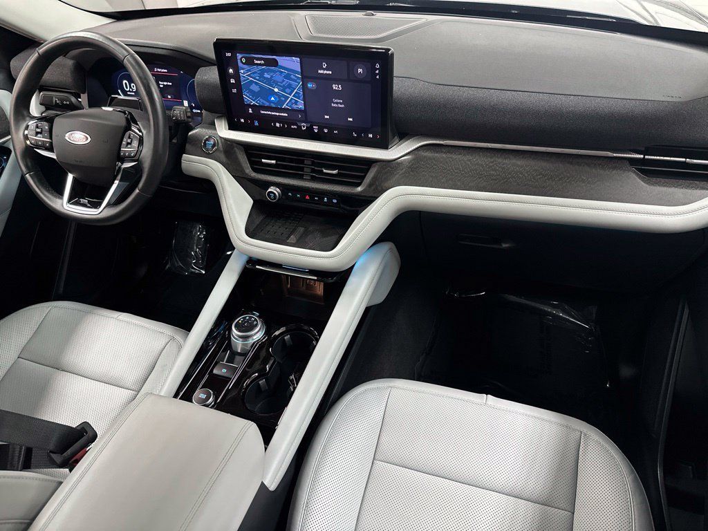Used 2025 Ford Explorer Platinum w/ Ultimate Package AWD/4WD image 12