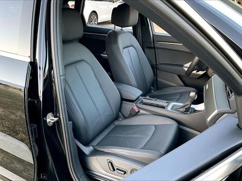 Used 2025 Audi Q3 2.0T Premium Plus w/ Premium Plus Package image 9