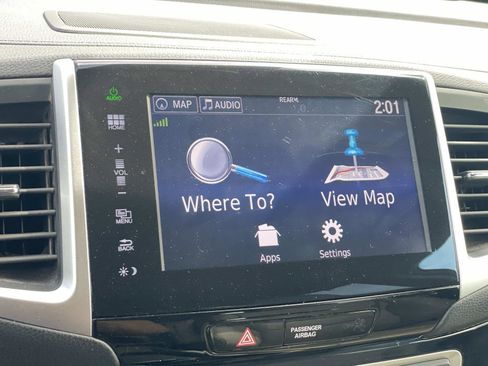 Used 2016 Honda Pilot Touring image 9