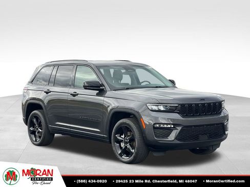 Used 2024 Jeep Grand Cherokee Limited w/ Black Appearance Package AWD/4WD image 7