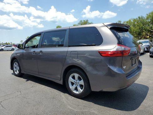 Certified 2020 Toyota Sienna L image 3