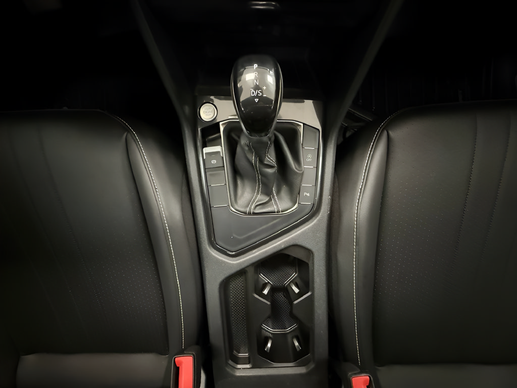 Used 2023 Volkswagen Tiguan SE R-Line FWD image 24