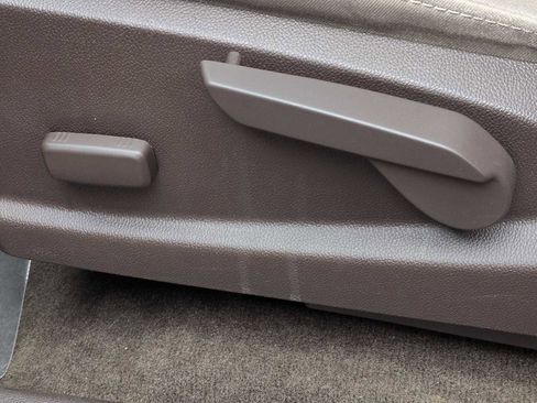 Used 2016 GMC Canyon SLE w/ SLE Convenience Package image 18