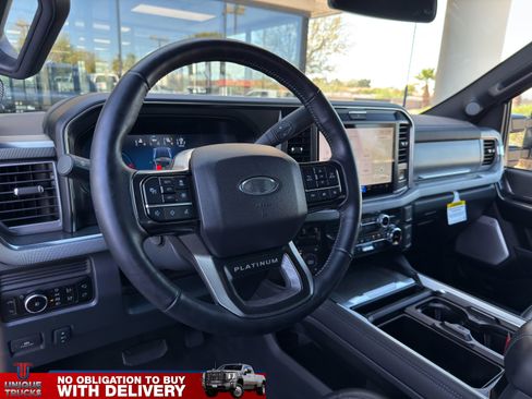 Used 2025 Ford F450 Platinum image 18