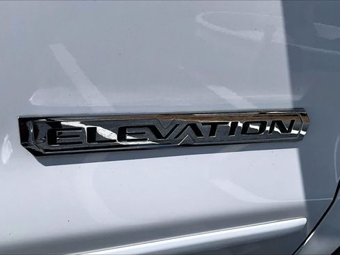 Used 2017 GMC Sierra 1500 SLE w/ SLE Value Package AWD/4WD image 10