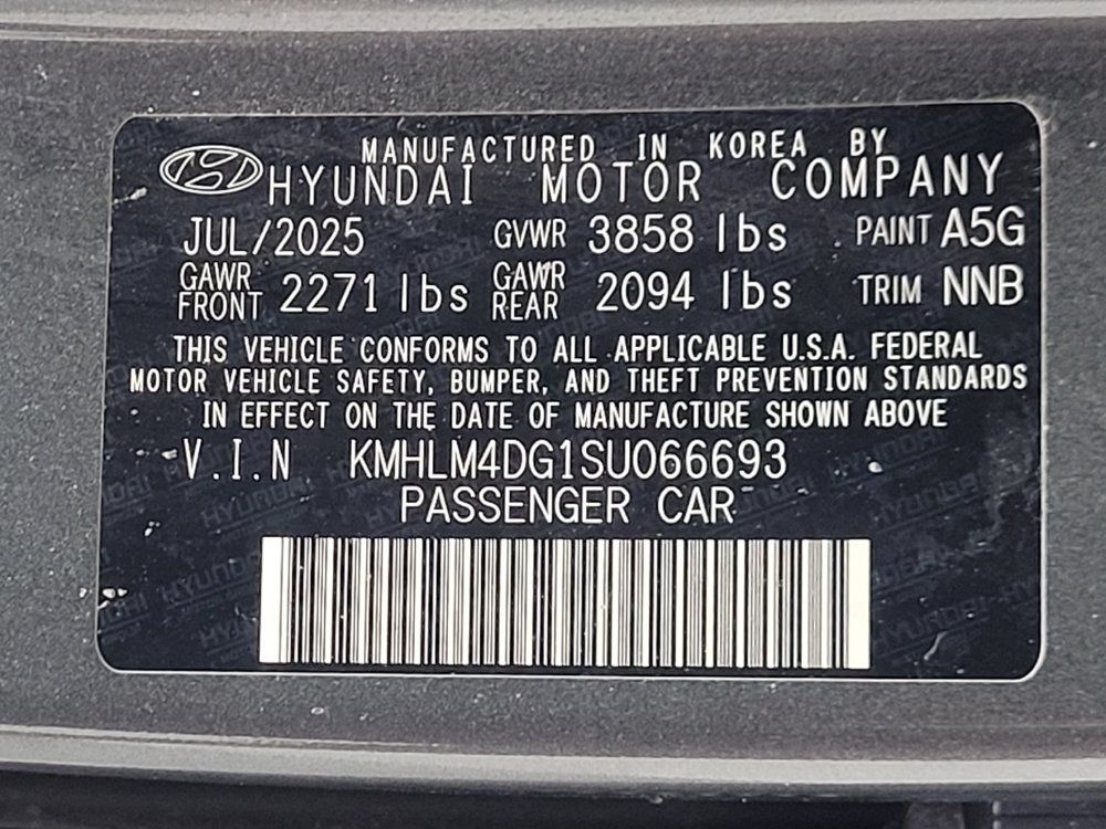 Used 2025 Hyundai Elantra Sport FWD image 33